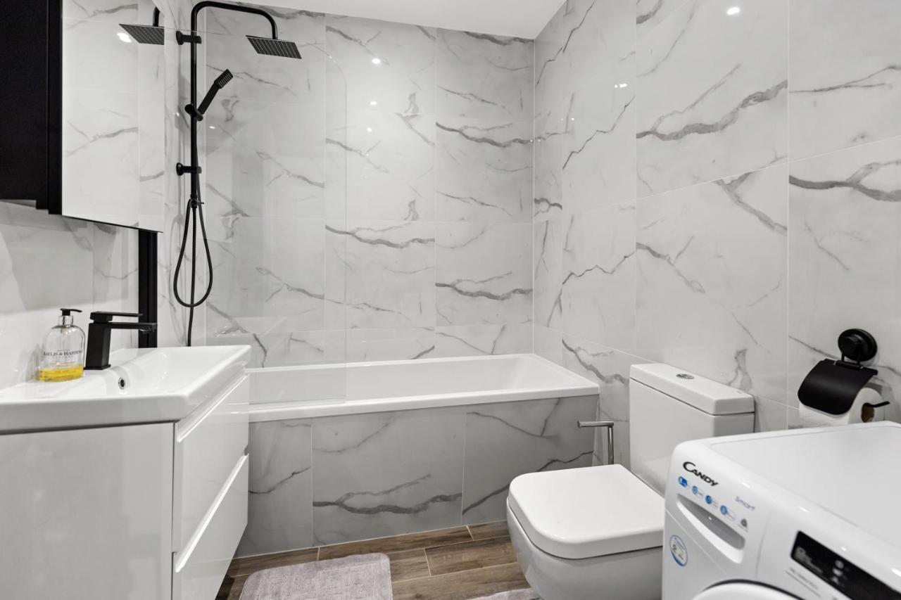 Star London Vivian Avenue 2-Bed Retreat With Garden Appartement The Hyde Buitenkant foto
