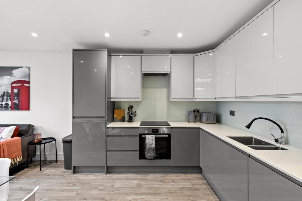 Star London Vivian Avenue 2-Bed Retreat With Garden Appartement The Hyde Buitenkant foto