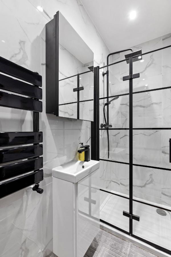 Star London Vivian Avenue 2-Bed Retreat With Garden Appartement The Hyde Buitenkant foto