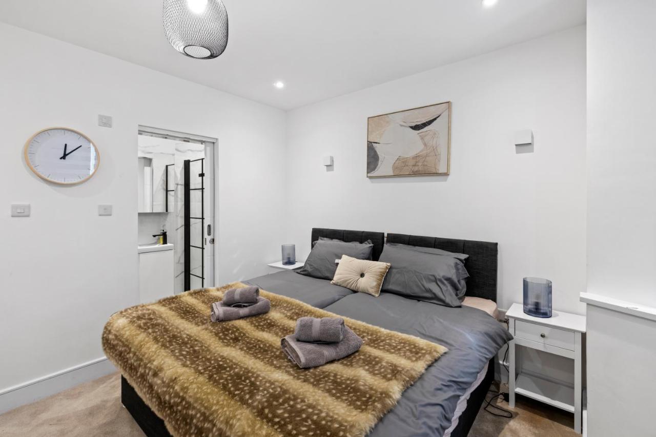 Star London Vivian Avenue 2-Bed Retreat With Garden Appartement The Hyde Buitenkant foto